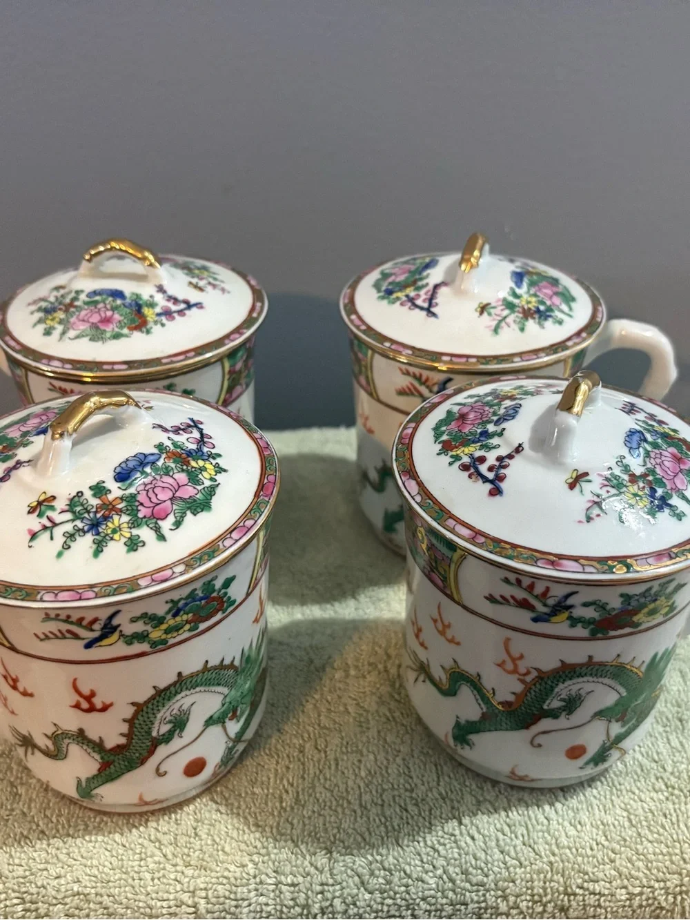 Set of 4 gorgeous vintage Chinese  lidded tea mugs, hand painted